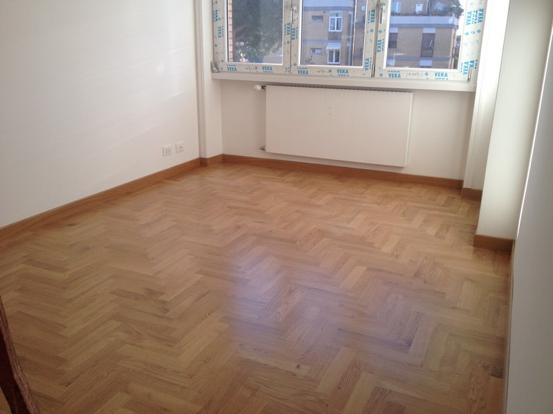 Pavimenti e rivestimenti in ceramica - marmo - linoleum - parquet - resine industriali e di arredo